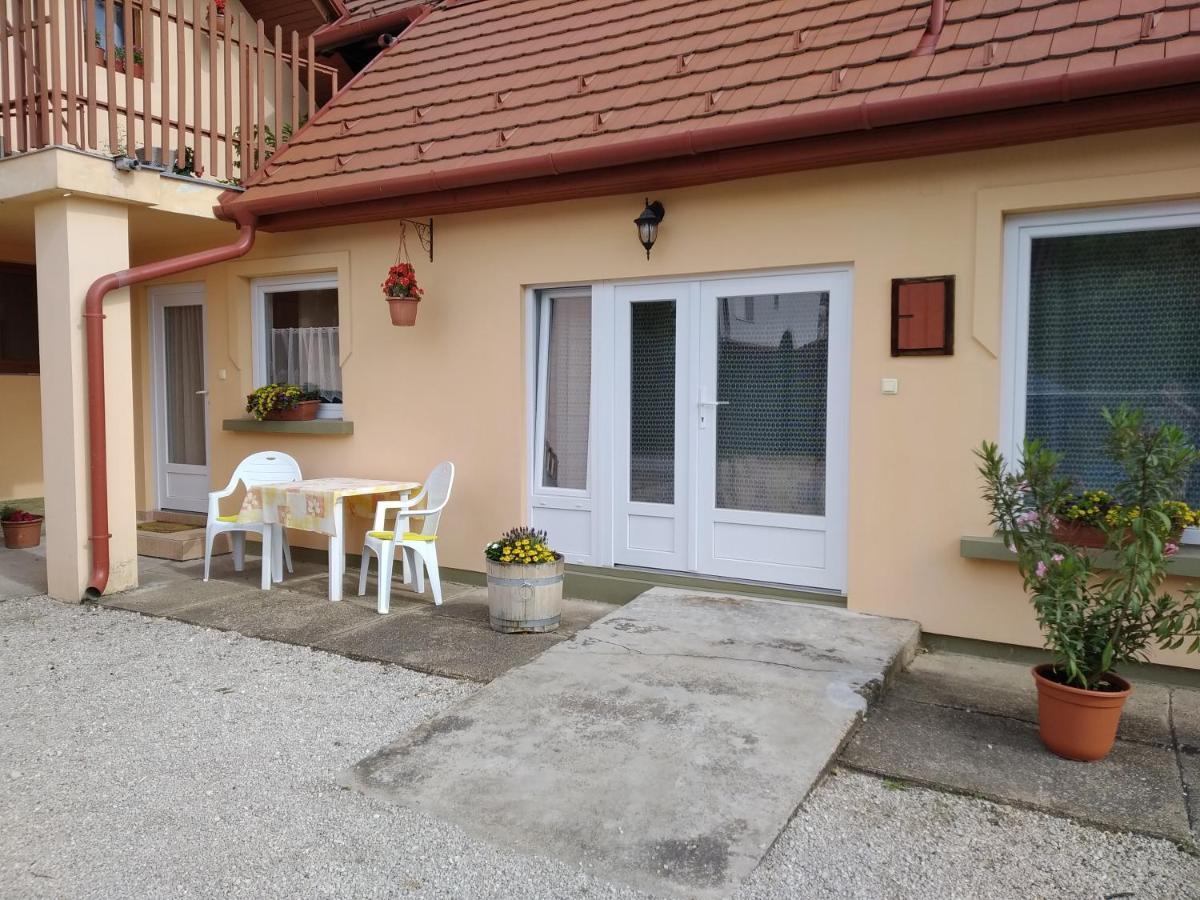 Barbara Apartmanház Keszthely Exteriér fotografie
