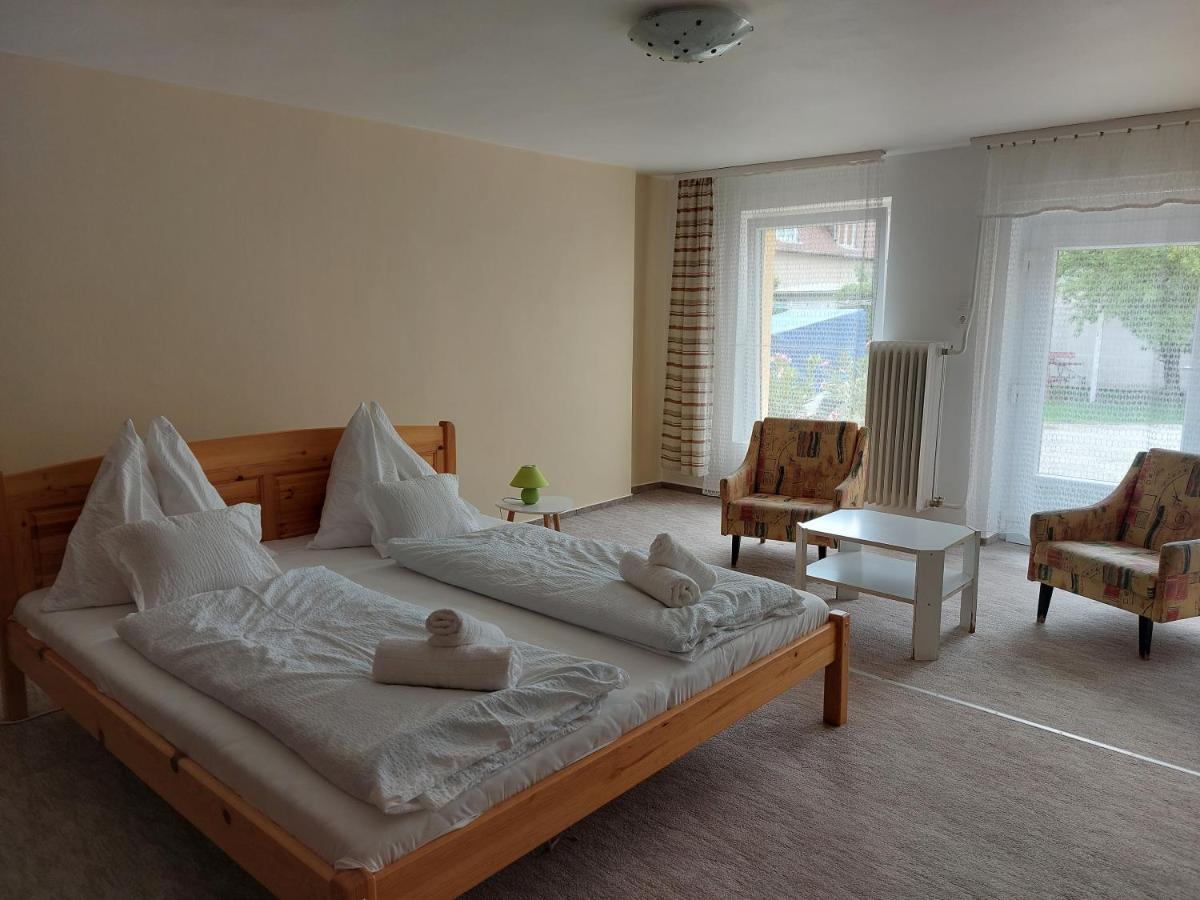 Barbara Apartmanház Keszthely Exteriér fotografie